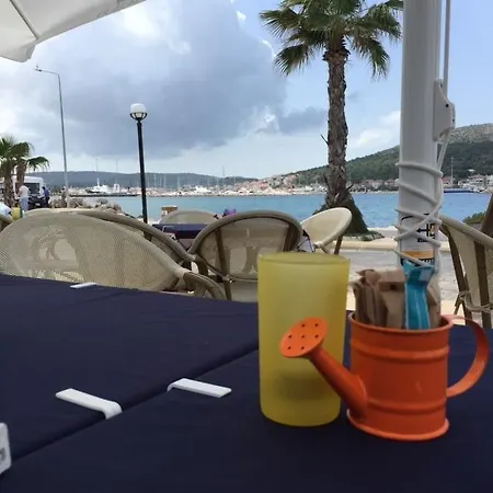 Melisa Πανσιόν